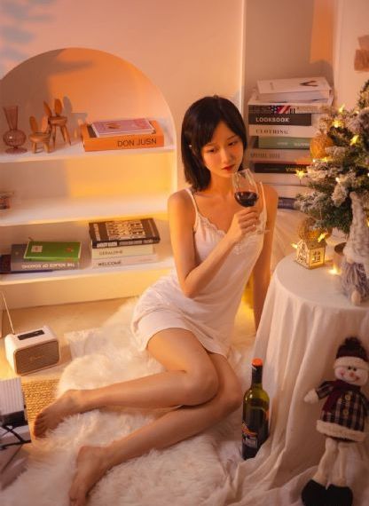 女人两腿打开让男人添野外视频