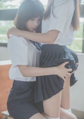 粉嫩小箩莉奶水四溅在线观看